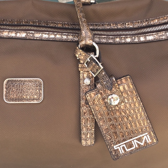 Tumi Townhouse Carry-More Duffel Bag $260 - Picture 3 of 8